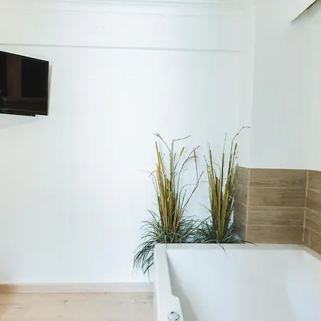 Lejlighed Emerald Oasis By Nexus, Next To White Tower And Tif With Jacuzzi, 2 Bedrooms Thessaloníki